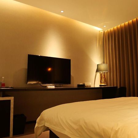 林人酒店 Jingan Bagian luar foto